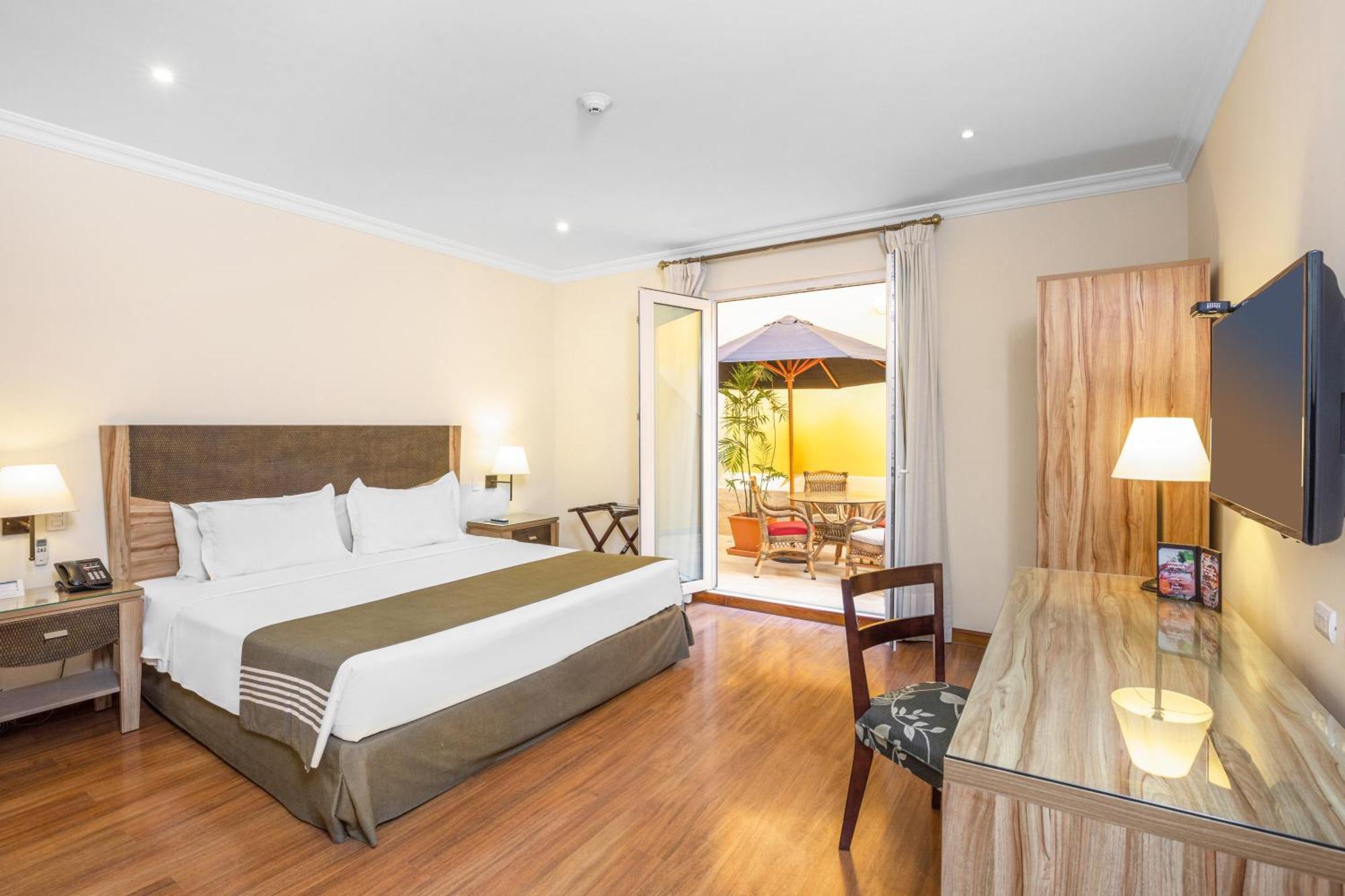 Lp Los Portales Hotel פיורה מראה חיצוני תמונה