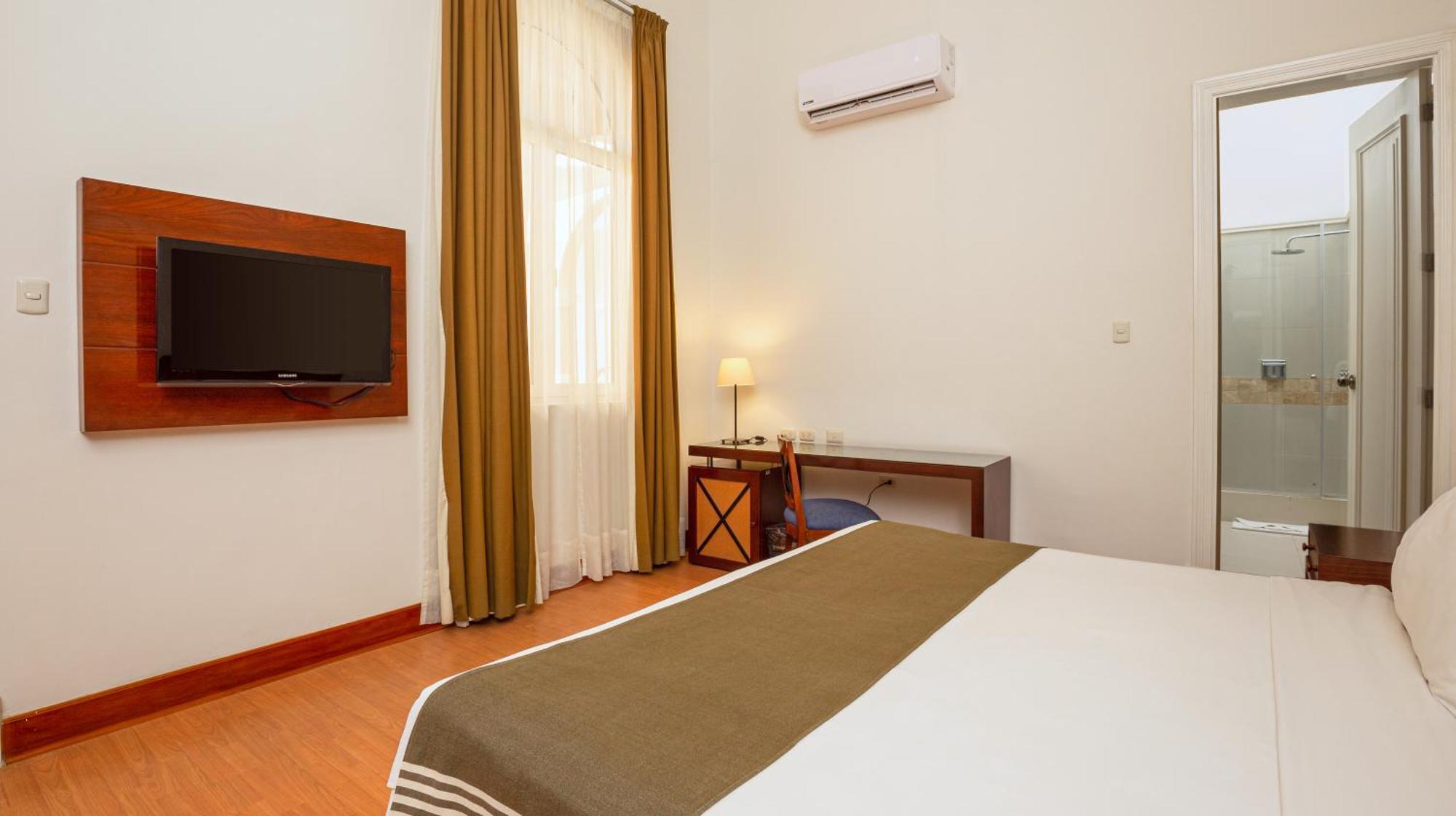 Lp Los Portales Hotel פיורה מראה חיצוני תמונה