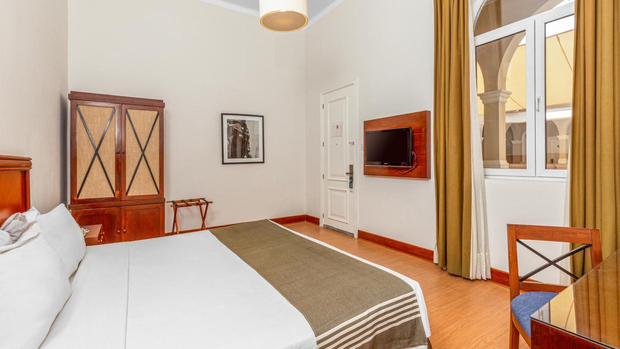 Lp Los Portales Hotel פיורה מראה חיצוני תמונה