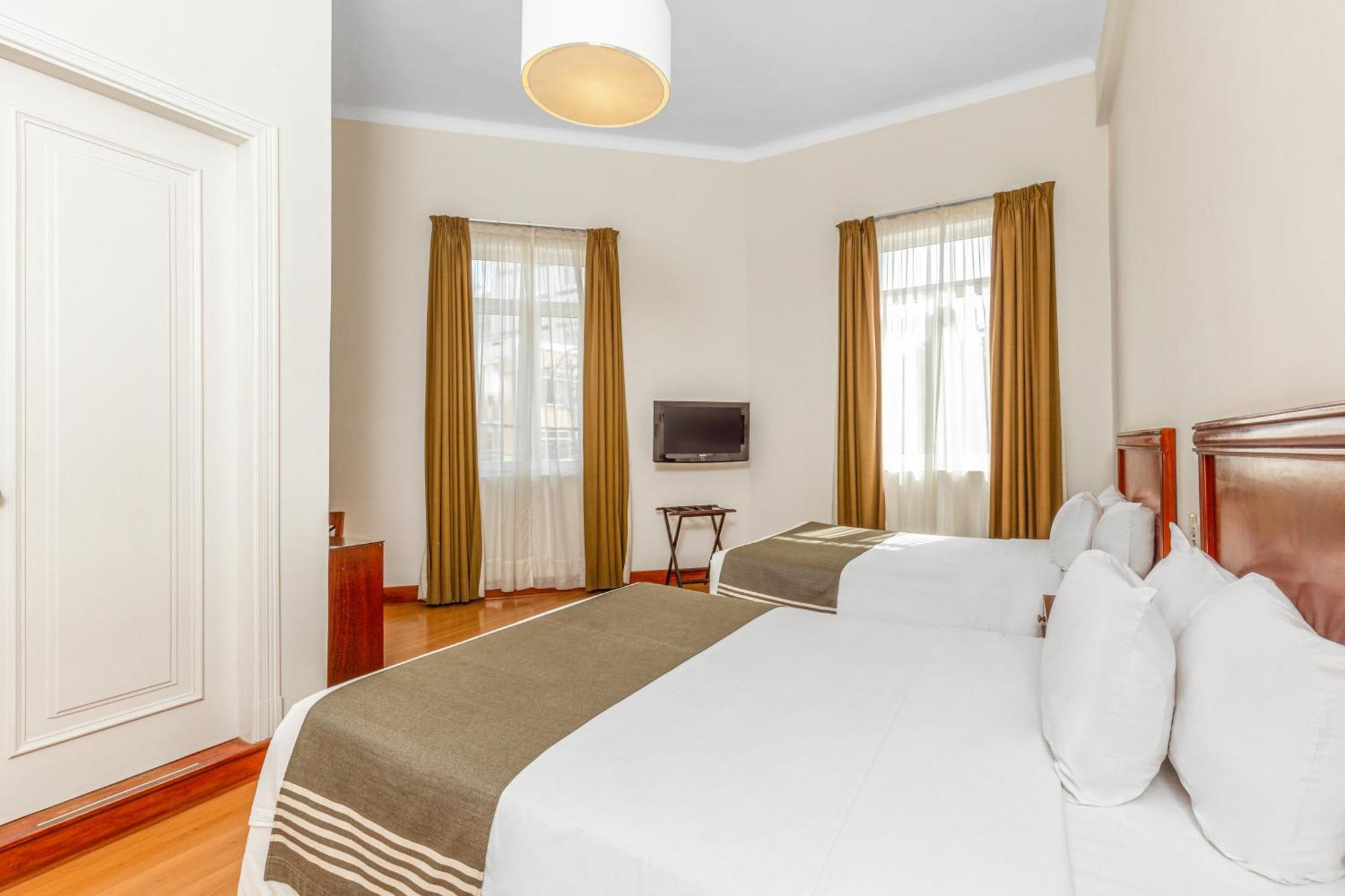 Lp Los Portales Hotel פיורה מראה חיצוני תמונה