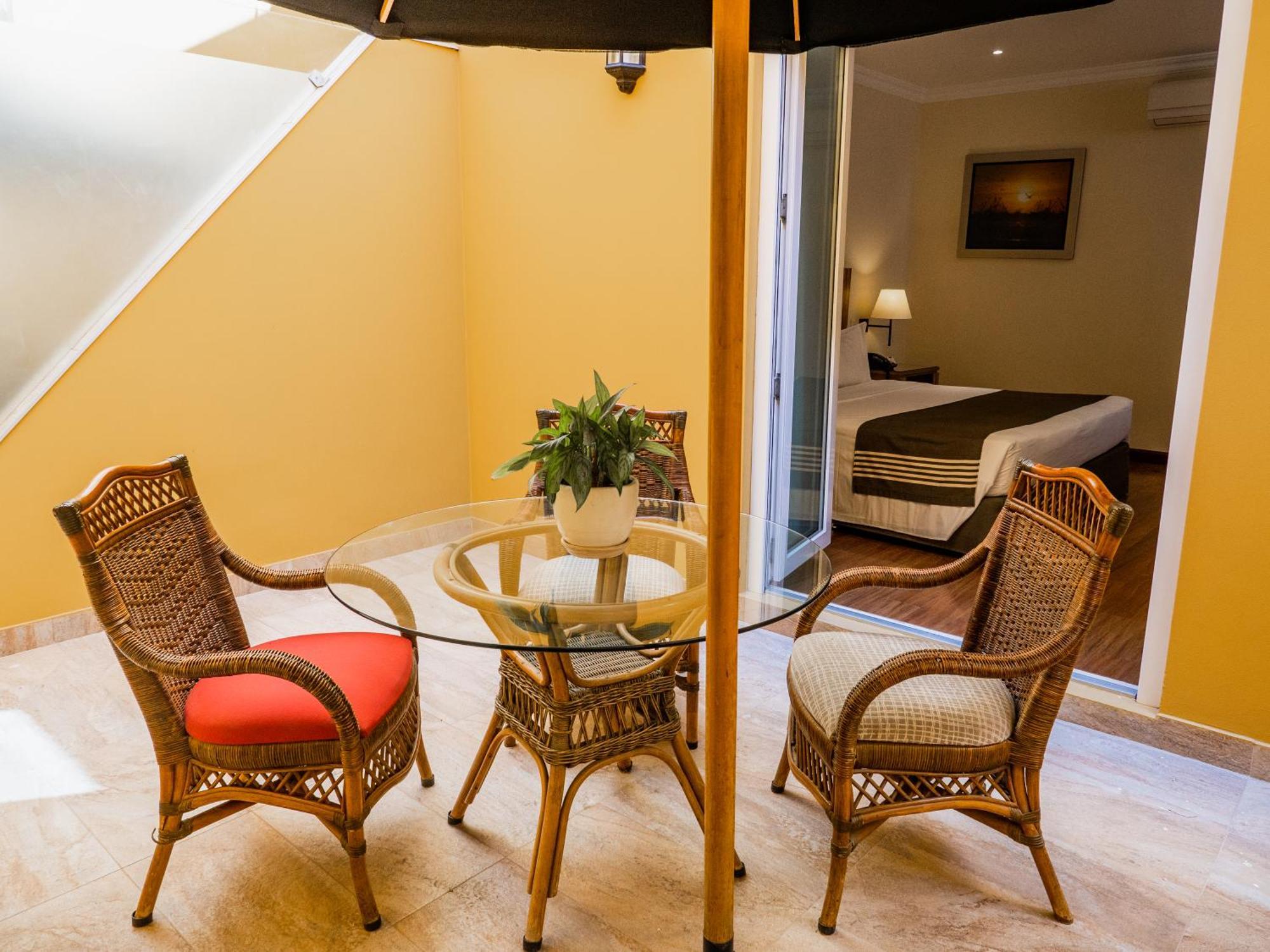 Lp Los Portales Hotel פיורה מראה חיצוני תמונה
